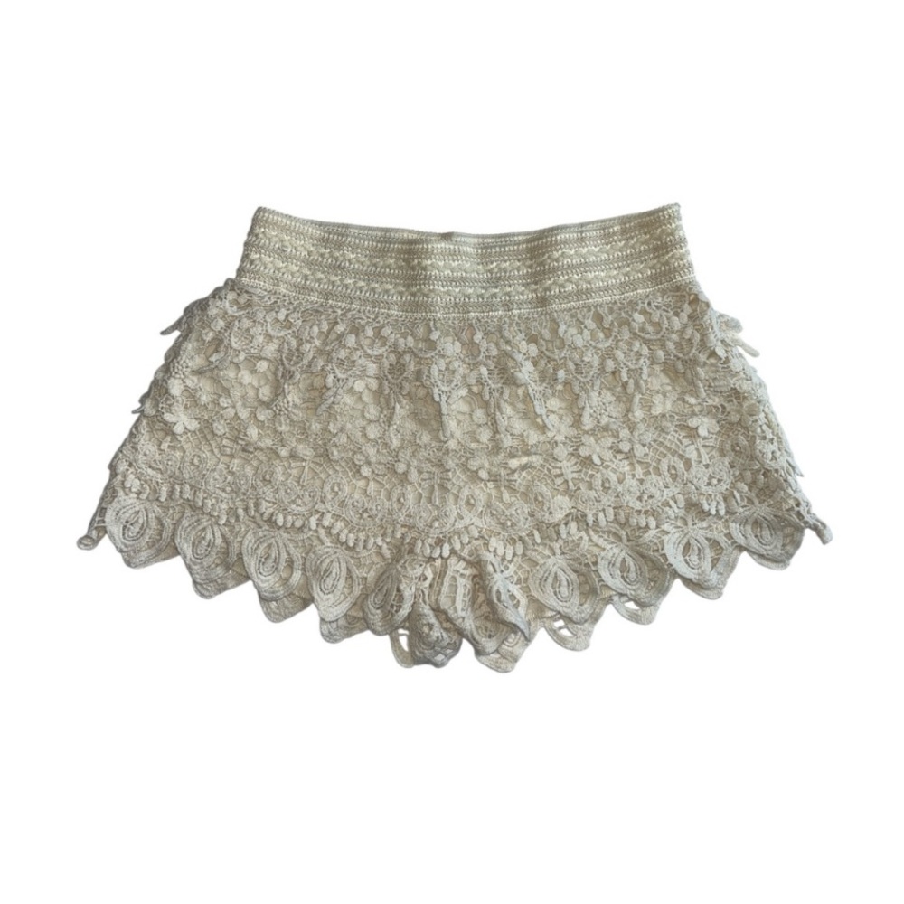 No Boundaries NOBO White Floral Crochet Boho Shorts Size Small